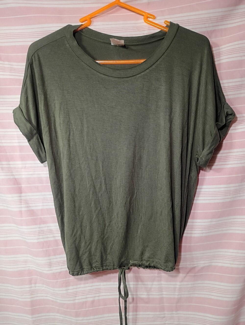 No Boundaries Olive Green Drawstring Hem Short Sleeve Tee
